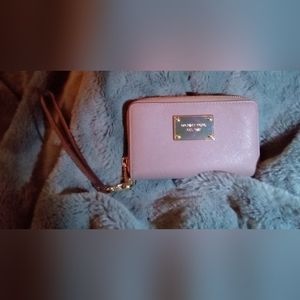 NWOT Michael Kors small wristlet